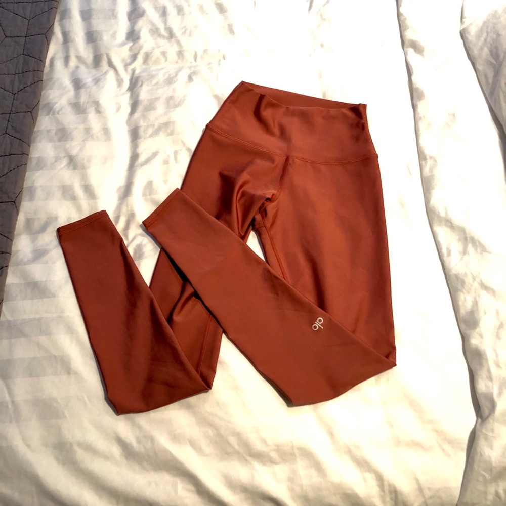 Alo High-WaistAirlift Leggings Size Small - EUC